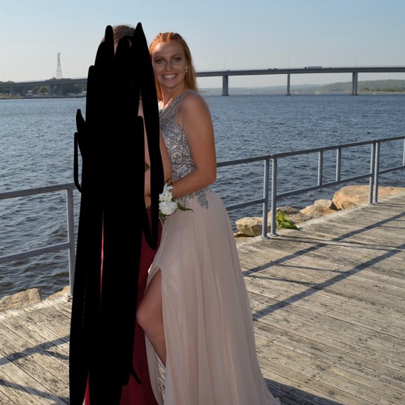 Prom dress - Picture 2 of 6